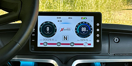 INTERACTIVE DASH WITH 10" DISPLAY